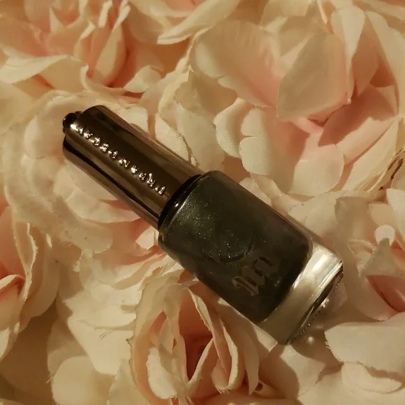 💙🌟🧚‍♀️UZI Urban Decay DISCONTINUED Nail Color NWOBOX - Picture 4 of 5